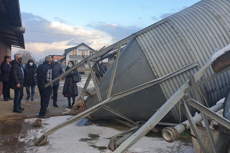 Ministrica poljorivrede Vučković posjetila potresom pogođena područja 